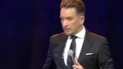 Miguel Lago cuando acosan a otro / Miguel Lago cuando lo acosan a &eacute;l