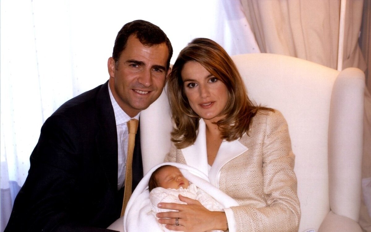 Filtran quien es la madre real de Leonor y Sofía en el libro de Peñafiel