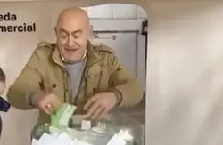 Pol&eacute;mica con este concejal socialista por ama&ntilde;ar un sorteo navide&ntilde;o de 500&euro;