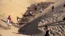 Esc&aacute;ndalo ambiental en Gran Canaria: Invasi&oacute;n a las Dunas de Maspalomas en busca de 1.000 euros enterrados