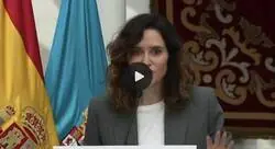 As&iacute; justifica Ayuso la foto en un Maserati