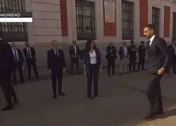 Joselu se olvida de saludar a Isabel D&iacute;az Ayuso y Florentino le llama la atenci&oacute;n