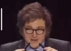 Milei viene a Espa&ntilde;a a insultar al presidente y a hacer el payaso, mientras la caterva de indigentes mentales de Vistalegre lo vitorean como si fuera El Mes&iacute;as