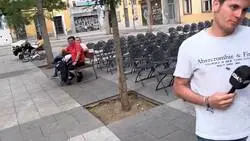 Vito Quiles se encuentra en la calle a varios se&ntilde;ores que le dejan las cosas claras