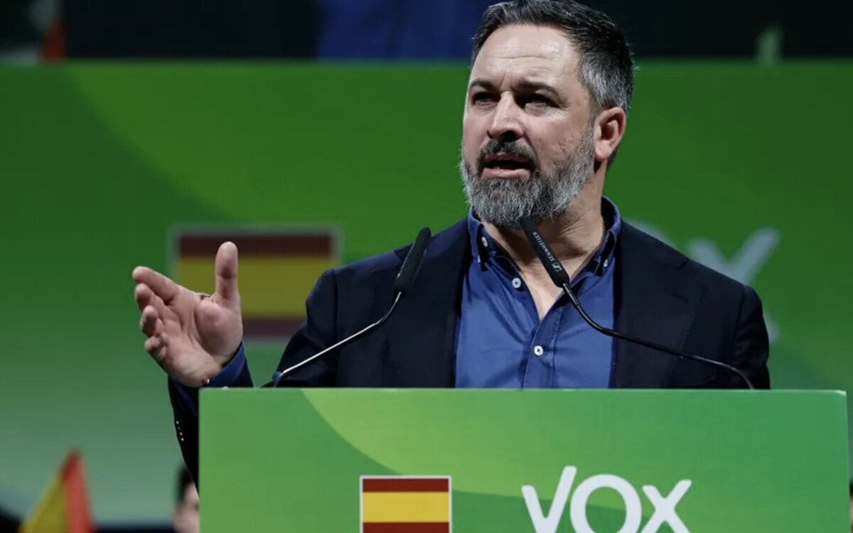 Santiago Abascal pide dejar a los niños en paz y se lleva un revés descomunal