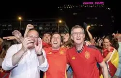 Le montan una fiesta a Feij&oacute;o y no tiene a quien abrazarse