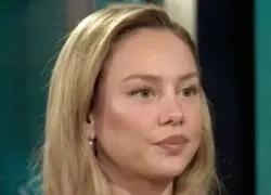 Vaya cara de pan se le ha puesto a Ester Exp&oacute;sito