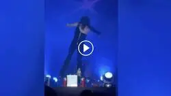 El hostiazo que se ha pegado Mario Vaquerizo en pleno concierto