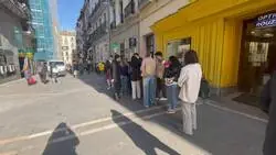 Estas son las colas de 3 horas en Pamplona para probar el caf&eacute; de Starbucks