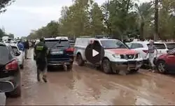 Rompen el coche del equipo de Pedro S&aacute;nchez delante de la Polic&iacute;a y nadie hace nada