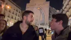 David Broncano deja en rid&iacute;culo a Vito Quiles en esta entrevista en la calle