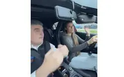 La surrealista primera clase de conducir de Marta D&iacute;az