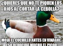 Enlace a Truco para evitar la irritación de ojos cuando cortas cebollas