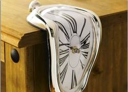 Enlace a Si Dalí siguiera vivo, ¿qué pensaría de estos relojes?