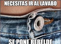 Enlace a Maldito botón del pantalón, ¿crees que ahora es momento de jueguecitos?