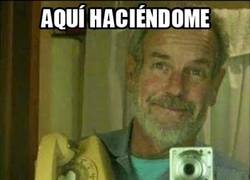 Enlace a Mi abuelo ha oído que está de moda hacerse fotos con el teléfono