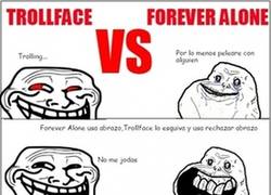 Enlace a Combate entre Trollface y Forever Alone de final impredecible