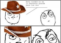 Enlace a Los hermanos pequeños pueden ser adorables hasta cuando intentan ir de duros