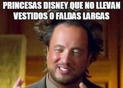 Enlace a Todas las princesas Disney suelen llevar vestidos o faldas largas excepto una...