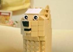 Enlace a El día que los memes se cruzaron con el Lego