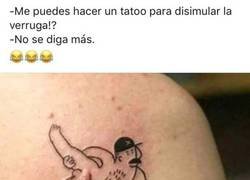 Enlace a Un artista disimulando imperfecciones