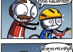 Enlace a El orgullo de un padre al ver a su hijo en bici