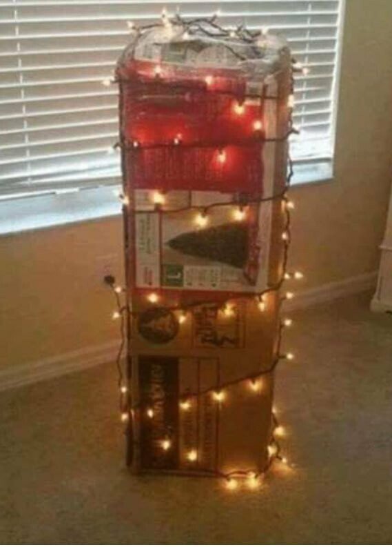 Meme_otros - Vago nivel: montar así el árbol de Navidad