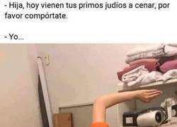 Enlace a Nunca falta quien la lía en una comida familiar