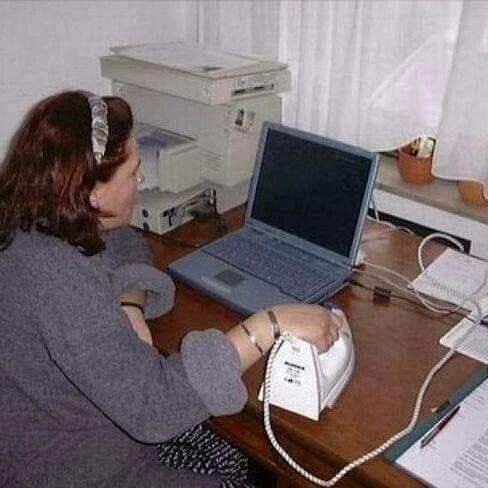 Meme_otros - Mientras tanto, una principiante en esto de los ordenadores
