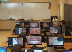 Enlace a Troleando en clase de la carrera 