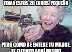Enlace a Ese secretismo con el que tu abuela te da dinero