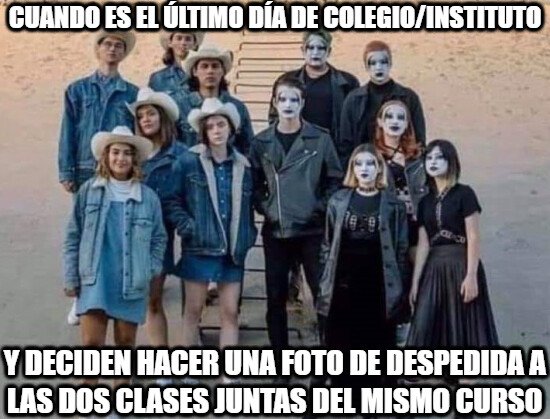 Meme_otros - Esas fotos conjuntas de las dos clases tan dispar siendo del mismo curso...