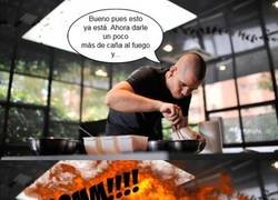 Enlace a Dabiz Muñoz sabe cómo darle el lado divertido y animar a su Pedroche en los momentos más chungos.