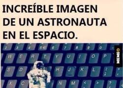 Enlace a Astronauta en el espacio