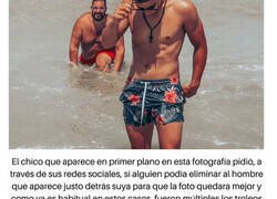 Enlace a Pidió que borraran al hombre de detrás y la red se llenó de trolls