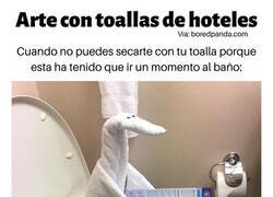 Enlace a Arte con toallas de hoteles