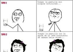 Enlace a Tipos de personas según cómo se tragan una pastilla...