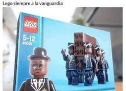 Enlace a Lego siempre va por delante