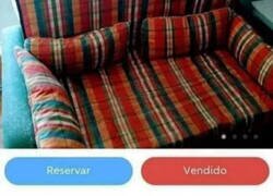 Enlace a La enorme descripción de este sofá en Wallapop de la que todos se están riendo