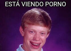 Enlace a Y para colmo entra su madre sin avisar...