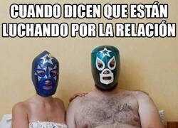 Enlace a Cuando una pareja mexicana lucha por su relación