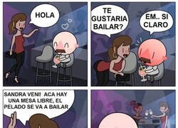 Enlace a Y encima no quería bailar...