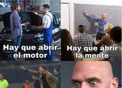 Enlace a Personas que se dedican a abrir cosas en sus trabajos