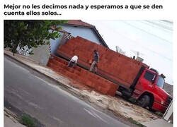 Enlace a Todavía creerán que están haciendo bien su trabajo