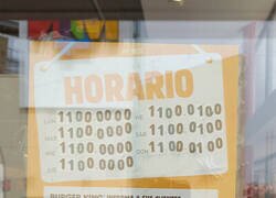 Enlace a ¿Carteles en binario? Perfecto