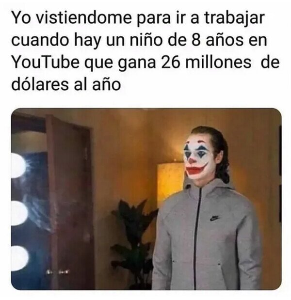 Meme_otros - Me veo al espejo con cara de payaso