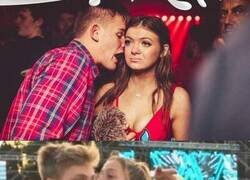 Enlace a Alguien tenía que fusionar los dos memes del tío y la tía cansinos