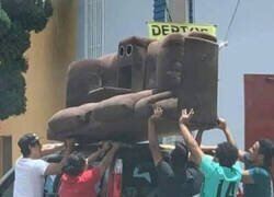 Enlace a Ese sofá sabe que no va a ningún buen sitio