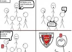 Enlace a La polifacética lata de cola de nuestra infancia...