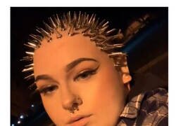 Enlace a Personas que deberían cambiar de estilista